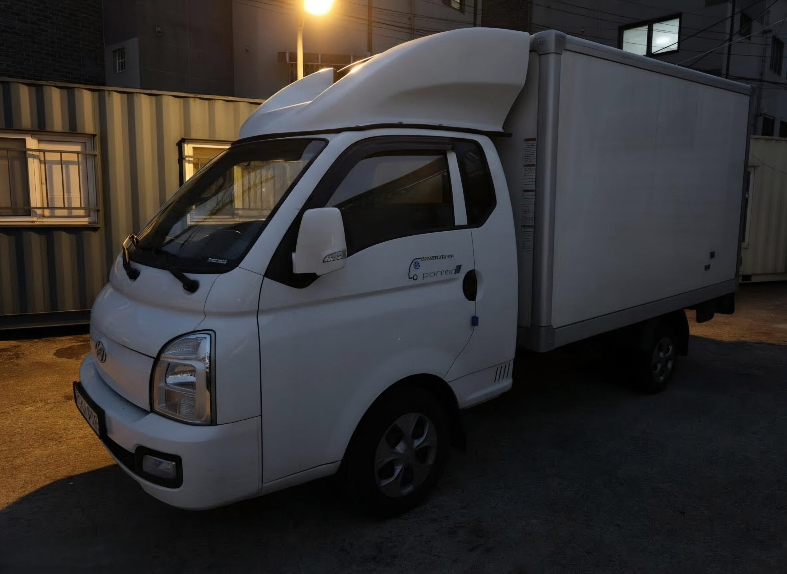 파주에서 실제 운영 중인 1톤 탑차 모습